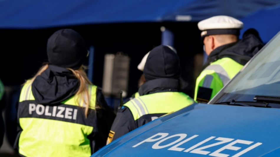 Razzia und Festnahmen: 72-J&auml;hrige soll bundesweites Geldw&auml;schenetzwerk angef&uuml;hrt haben