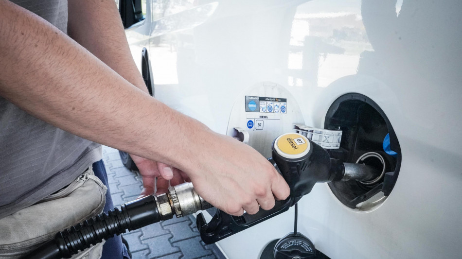 Da gennaio scatta aumento gasolio, ma niente rialzi per le multe