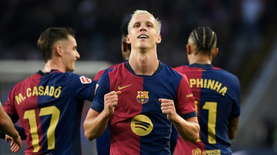 Bar&ccedil;a vence Espanyol (3-1) com 2 gols de Olmo e um de Raphinha e dispara na lideran&ccedil;a