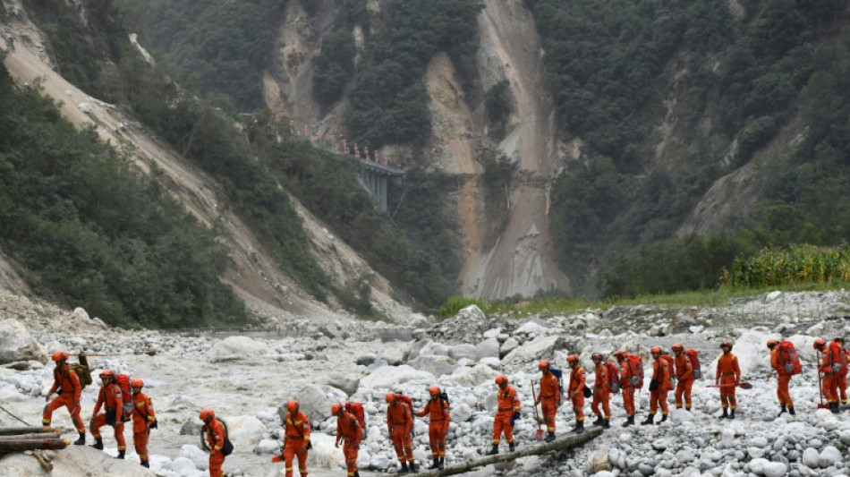 Sube a 74 el n&uacute;mero de muertos por el sismo en el suroeste de China