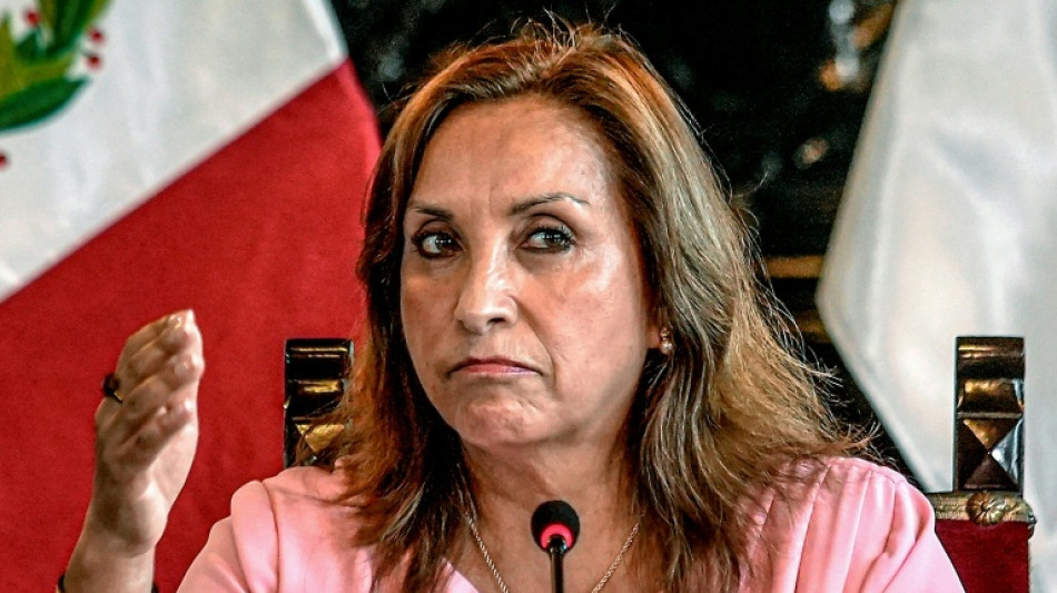 Congreso de Perú destituye a presidenta Dina Boluarte