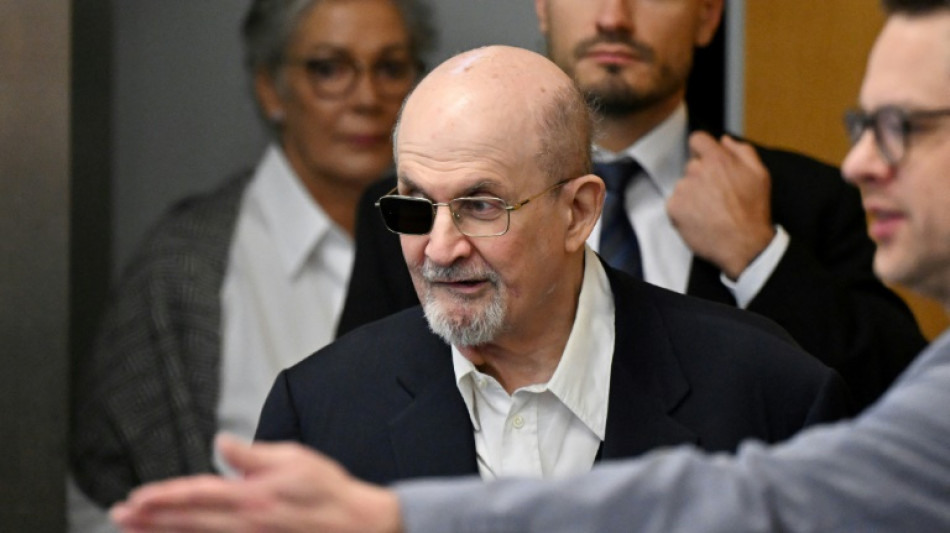 Rushdie urges end to fighting between Israel and Hamas