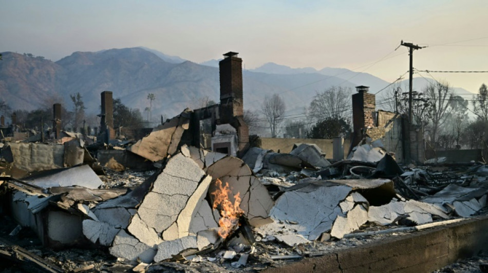 Los vientos pueden ceder y dar un alivio en los incendios en Los Ángeles