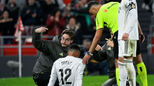 Alexander-Arnold ficará afastado por cerca de dois meses devido a lesão na coxa