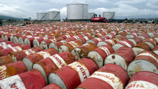 Prezzo petrolio in aumento, Wti scambiato a 56,44 dollari
