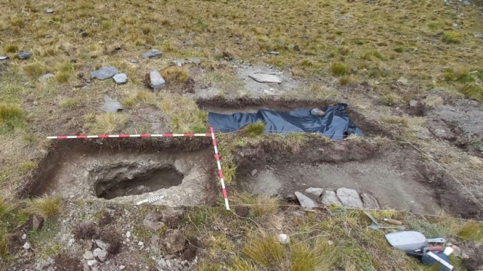 Ossadas de 11 camponeses mortos por militares h&aacute; 40 anos s&atilde;o encontradas no Peru