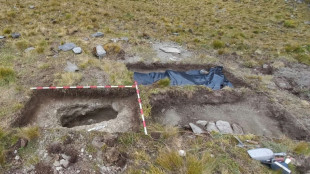 Ossadas de 11 camponeses mortos por militares h&aacute; 40 anos s&atilde;o encontradas no Peru