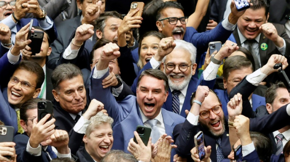 Br&eacute;sil: r&eacute;duction de peine en vue pour Bolsonaro, nouvelle d&eacute;faite pour Lula