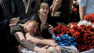 Ukraine: un mort dans des attaques aériennes "massives" sur Kiev et Odessa, une maternité touchée