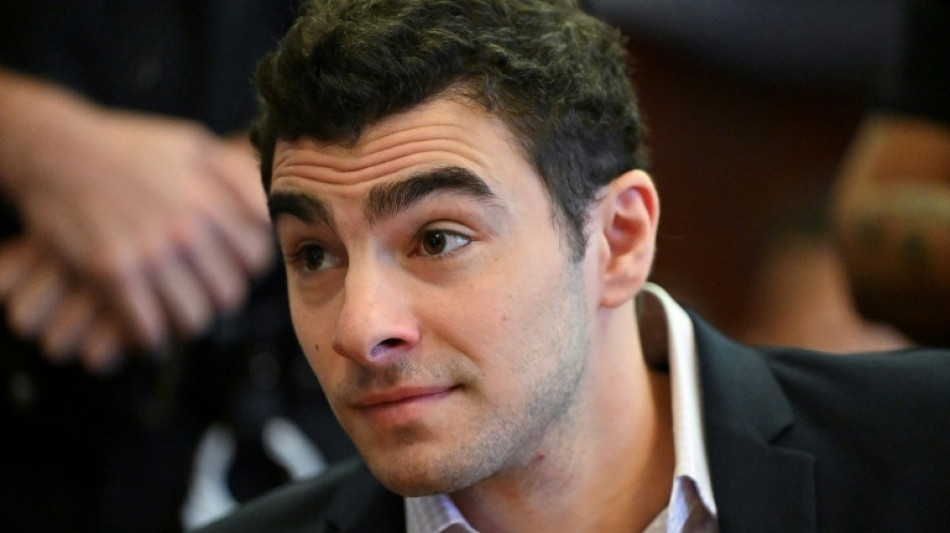 Defesa de Luigi Mangione pede anulação de provas em julgamento por assassinato de CEO