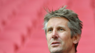 Estado de sa&uacute;de de Van der Sar "ainda &eacute; preocupante", segundo Ajax