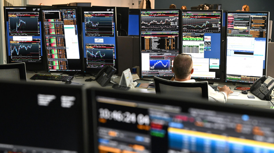 Borsa: l'Europa conferma il calo con i future Usa, wti a 99 dollari