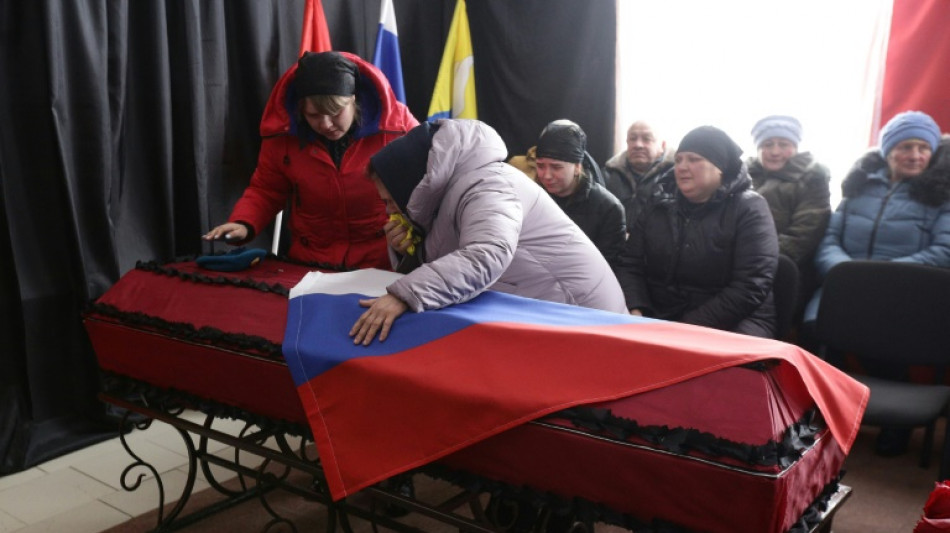 En Sib&eacute;rie profonde, un petit village enterre son jeune "patriote" tu&eacute; en Ukaine