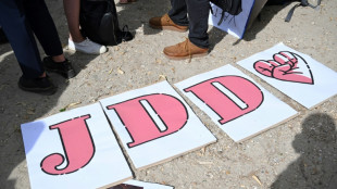 Greve de jornalistas do ve&iacute;culo franc&ecirc;s JDD completa 28 dias