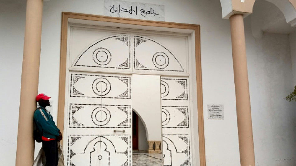 "Je porte ma croix": en Tunisie, des migrants d'Afrique subsaharienne livr&eacute;s &agrave; eux-m&ecirc;mes