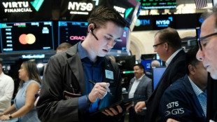 Wall Street termine en ordre dispers&eacute;, dixi&egrave;me hausse d'affil&eacute;e pour le Dow Jones