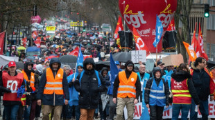 Retraites: dans la rue pour la 7e fois, les syndicats appellent Macron &agrave; "consulter le peuple"