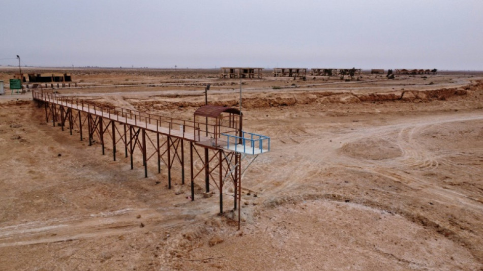 El cambio clim&aacute;tico y la actividad del hombre matan al lago Sawa en Irak