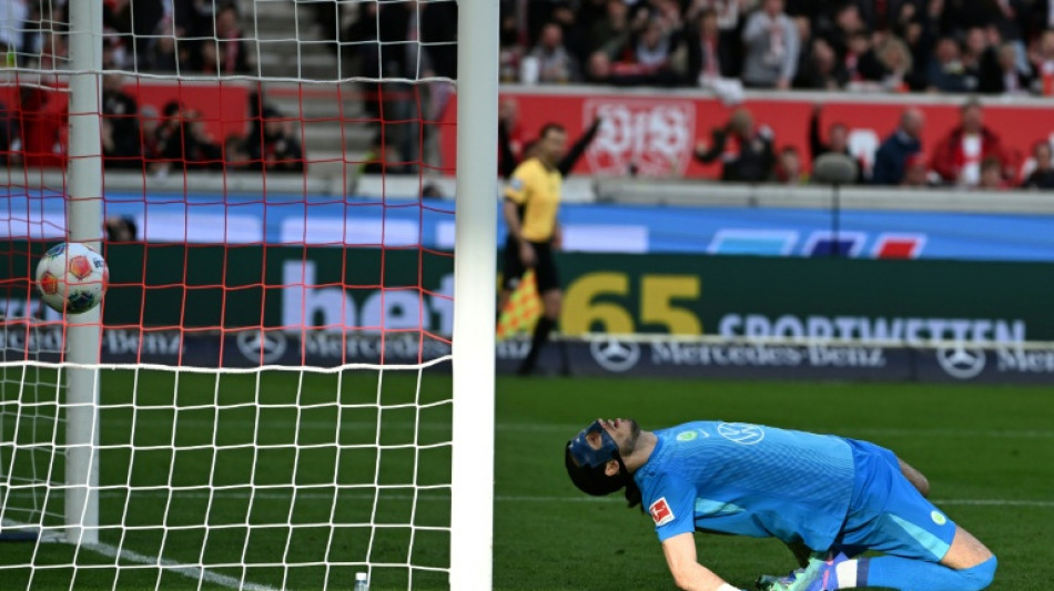 Stuttgart goleia Wolfsburg (4-0) e alcan&ccedil;a Hoffenheim na Bundesliga