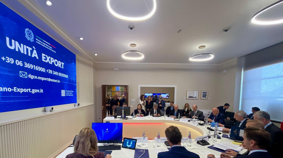 Tajani inaugura Sala Export Farnesina, prima riunione su Stretto di Hormuz