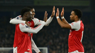 Arsenal stretch lead at top of Premier League as Man City falter