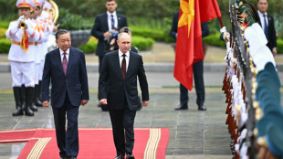 R&uacute;ssia e Vietn&atilde; refor&ccedil;am la&ccedil;os durante visita de Putin a Han&oacute;i