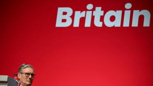 Royaume-Uni: Starmer, en difficulté, redouble d'attaques contre l'extrême droite