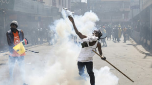 Manifesta&ccedil;&otilde;es contra o governo do Qu&ecirc;nia deixam 22 mortos