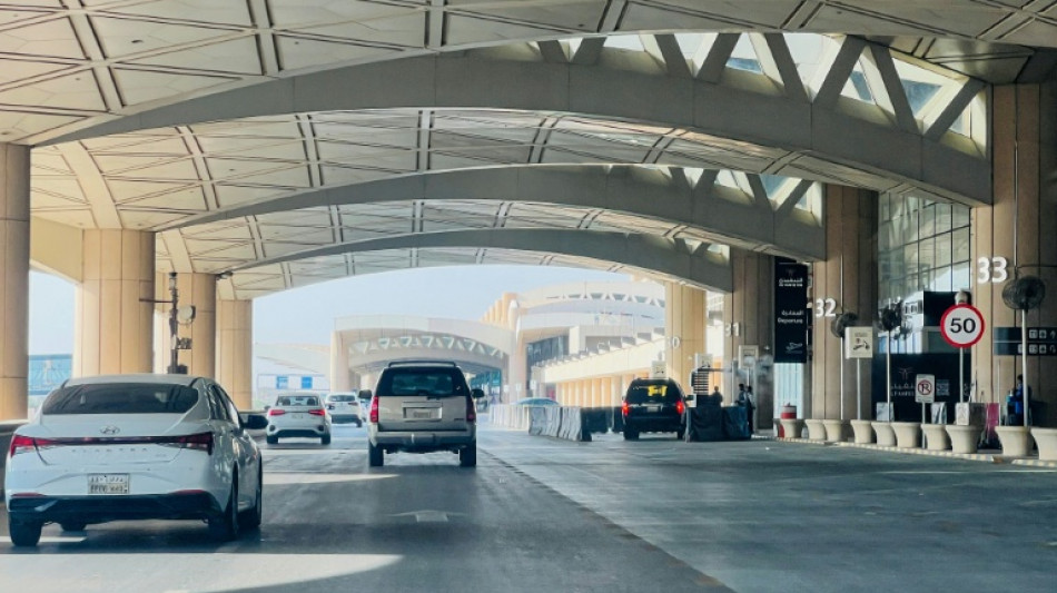 Houthis do I&ecirc;men atacam novamente o aeroporto de Riade