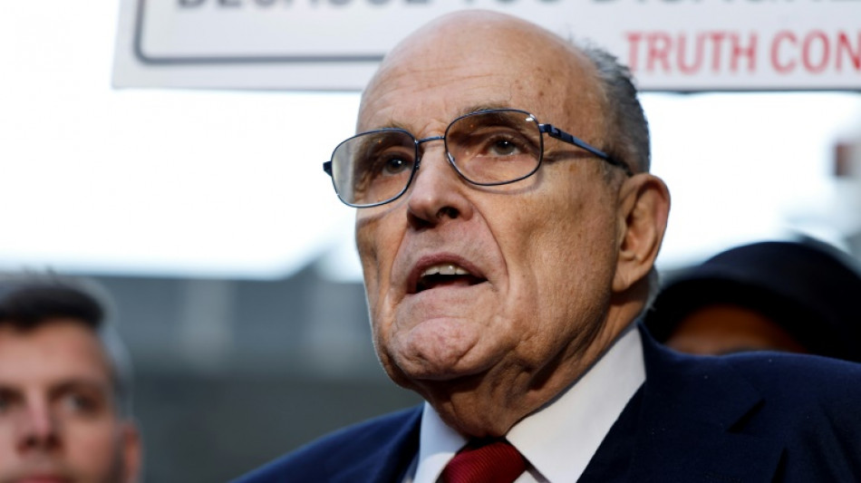 Justi&ccedil;a ca&ccedil;a licen&ccedil;a de Rudy Giuliani, ex-advogado de Trump, em Nova York
