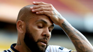Daniel Alves ir&aacute; a julgamento por estupro, segundo Justi&ccedil;a espanhola