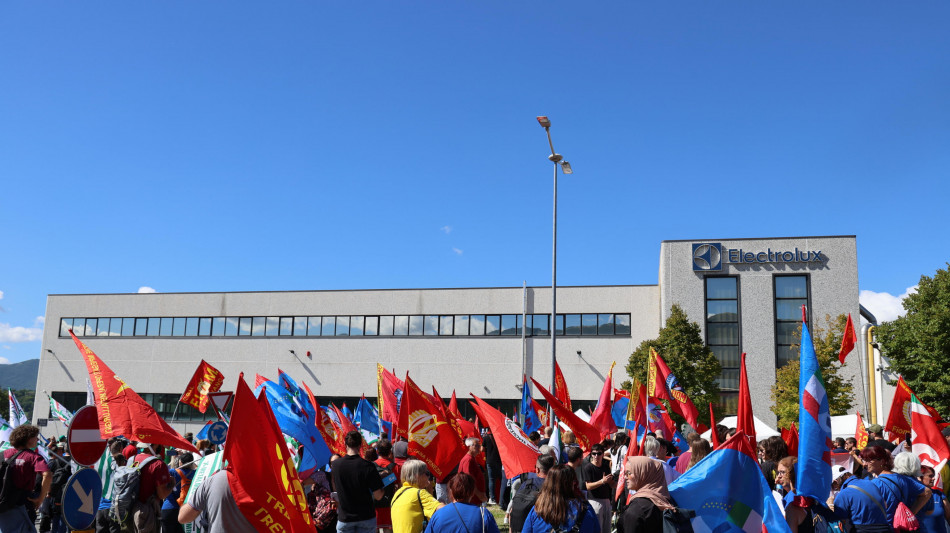 Sindacati, 'per Electrolux Cerreto serve impegno a mantenere la produzione'