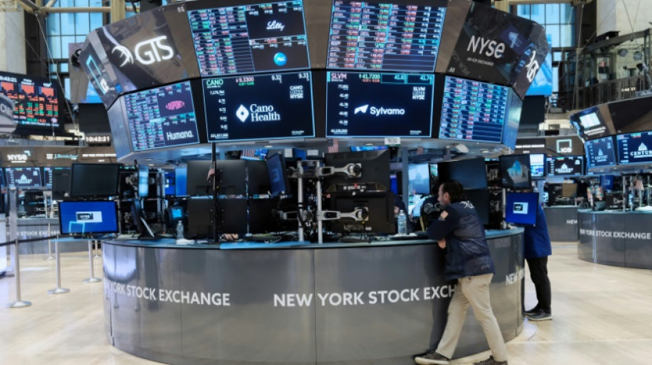 Wall Street termine dans le rouge sa premi&egrave;re s&eacute;ance de l'ann&eacute;e
