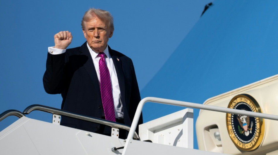 Trump parte a gira por Asia, donde verá a Xi y espera encontrarse con Lula