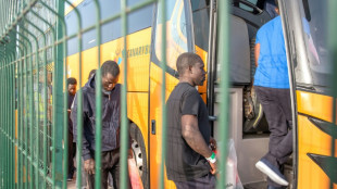 Quince conductores de bus son detenidos por transportar migrantes entre Francia y Espa&ntilde;a