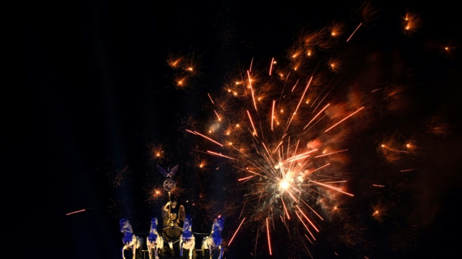 Polizei Berlin meldet nach Feuerwerk-R&uuml;ckkehr deutlich mehr Eins&auml;tze