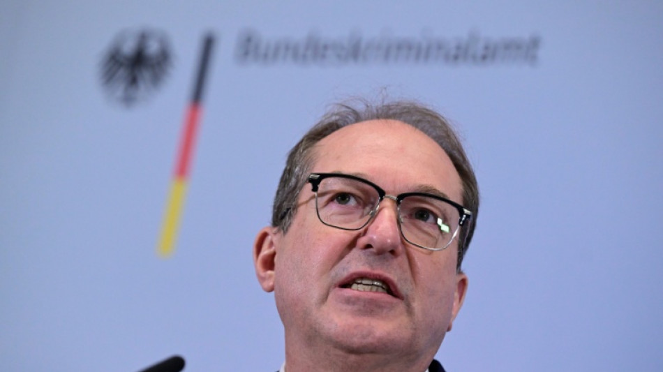 Innenminister Dobrindt will Asylbewerber schneller in Arbeit bringen