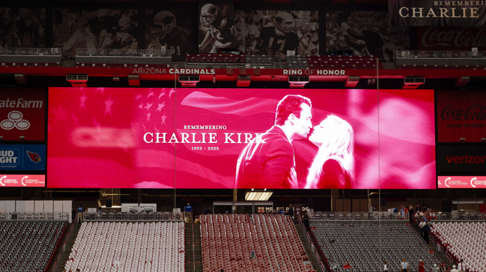 Alle prime ore del giorno gente già in fila per Kirk'