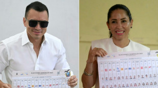 Noboa e Gonz&aacute;lez disputar&atilde;o segundo turno no Equador