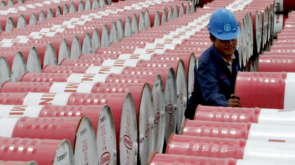 Petrolio in lieve rialzo, wti a 59,82 dollari al barile