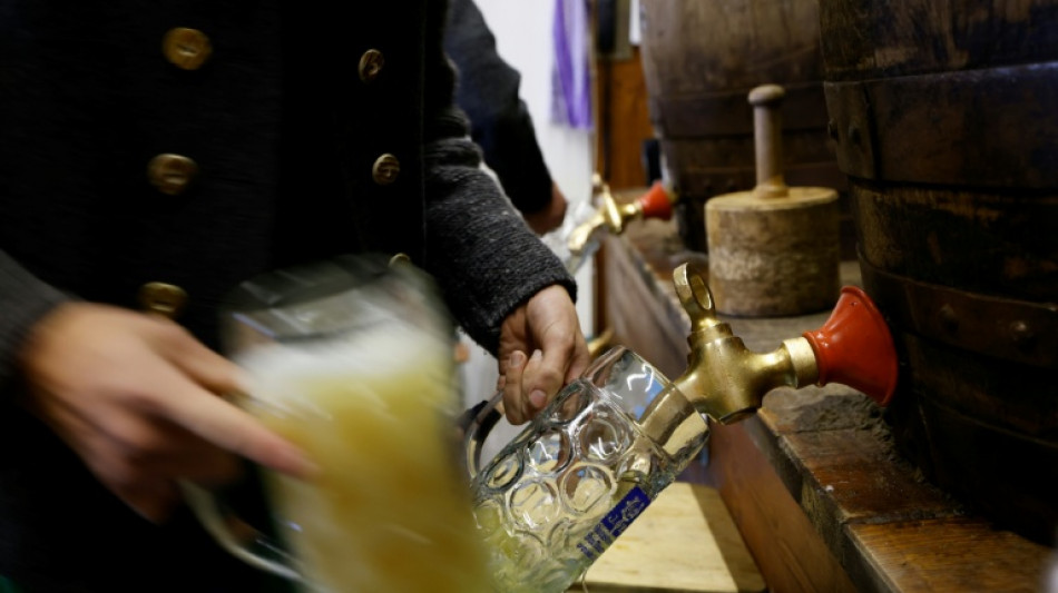 Polizei ermittelt nach Hitlergrüßen auf Oktoberfest