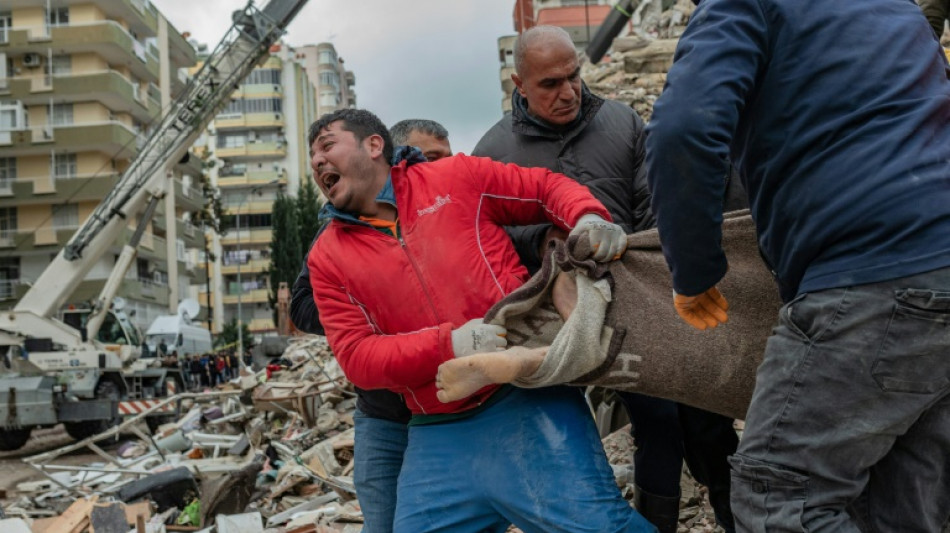 Mehr als 2600 Tote nach verheerendem Erdbeben in t&uuml;rkisch-syrischem Grenzgebiet