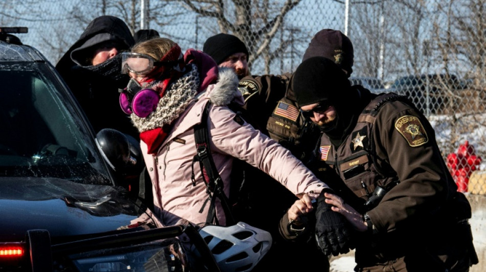Manifestantes desaf&iacute;an en Mine&aacute;polis las redadas antiinmigraci&oacute;n tras detenci&oacute;n de un ni&ntilde;o