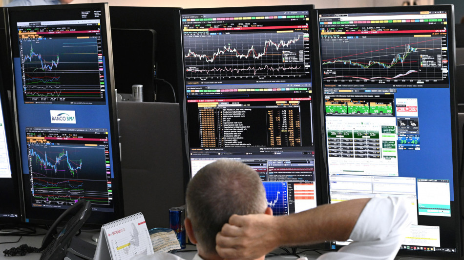 Borsa: l'Europa negativa guarda a Wall Street, Milano -0,6%