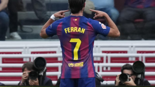 Calcio: il Barcellona vince il derby con l'Espanyol e va a +9 sul Real
