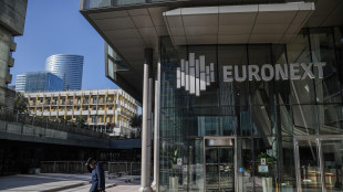Borsa: l'Europa riduce il calo, future Usa deboli, Milano -1%