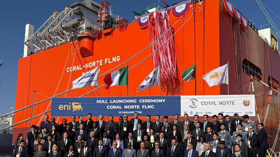 Eni annuncia il varo dello scafo della Coral North Flng
