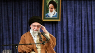 El líder supremo de Irán pide a su gobierno rechazar cualquier negociación con EEUU