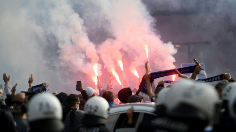 In Sonderzug nach Saarbr&uuml;cken: Fu&szlig;ballfan beleidigt Reinigungskr&auml;fte rassistisch