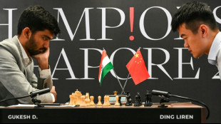 Echecs: victoire surprise de Ding contre Gukesh en entame du championnat du monde